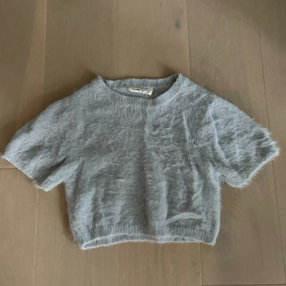 Molly Green cropped light blue, light sweater